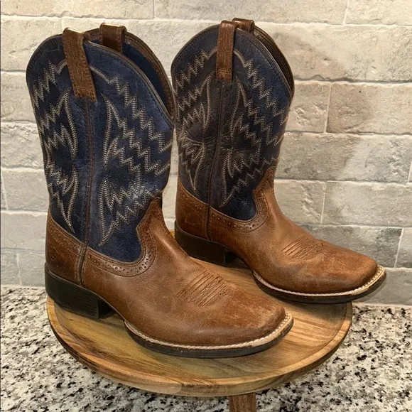 Ariat Little Tycoon Western  Boy’s Boots in Brown and Blue. SIZE US 3 UK2 EUR 34