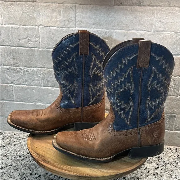 Ariat Little Tycoon Western  Boy’s Boots in Brown and Blue. SIZE US 3 UK2 EUR 34