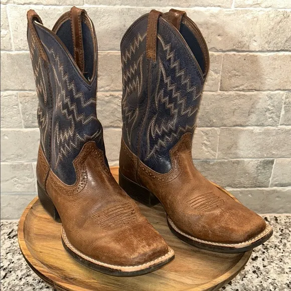 Ariat Little Tycoon Western  Boy’s Boots in Brown and Blue. SIZE US 3 UK2 EUR 34