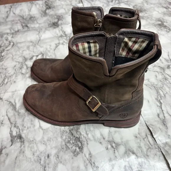 Ariat Savannah Waterproof ankle Boots Size 10 leather