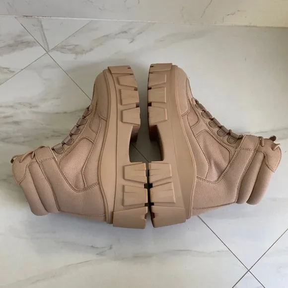 asos design lace-up boot nubuck with chunky sole Women’s size 8