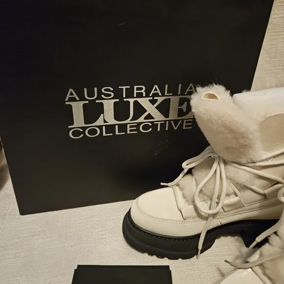 ⬇️Australia Luxe Collection WESTWARD SATIN PALE