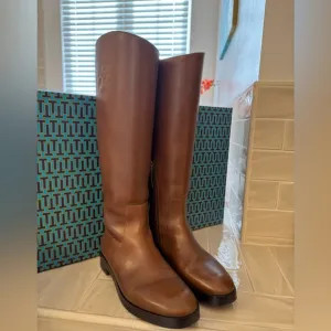 Authentic TORY BURCH Riding Leather Boots, size 8