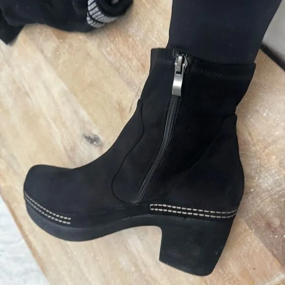 Avalanche Black Heeled Suede Side zip booties size 8