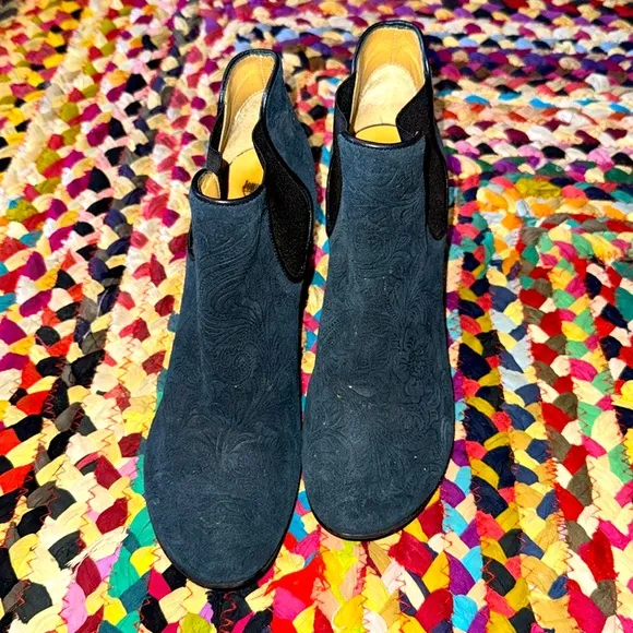 Awesome Fluevog BaroqueRosa Embossed Chelsea Boots!