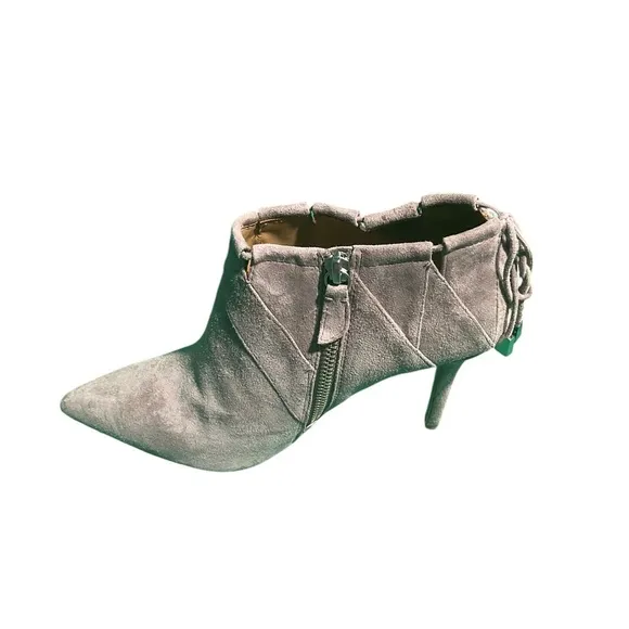 BADGLEY MISCHKA Women’s Gray Suede  High Heel Booties Boots Size 8.5