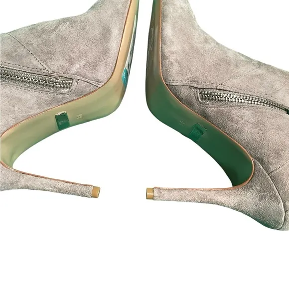 BADGLEY MISCHKA Women’s Gray Suede  High Heel Booties Boots Size 8.5