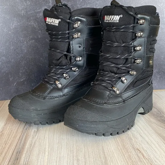 Baffin Polar Proven - Boys size 4. Excellent used condition.