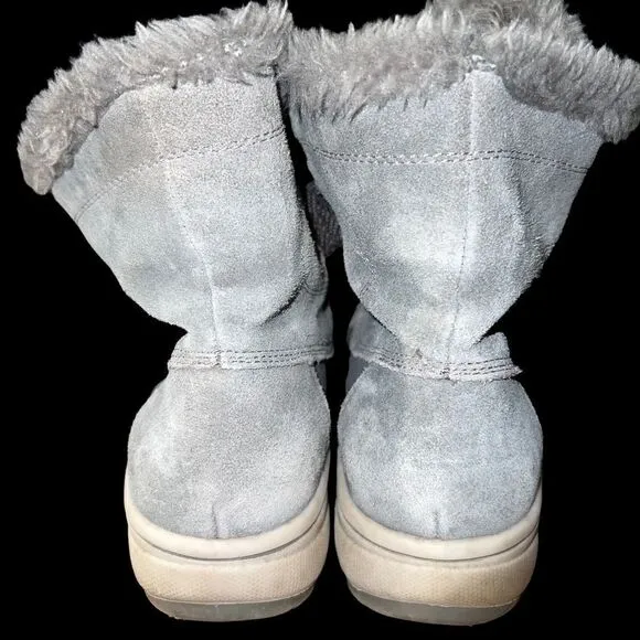 BareTraps grey and white faux furred lined lace up boots size 8.5