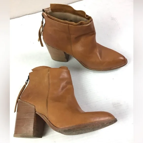 Baske California Lakota Tan Leather Ankle Boots with Chunky Heel Women’s Size 7