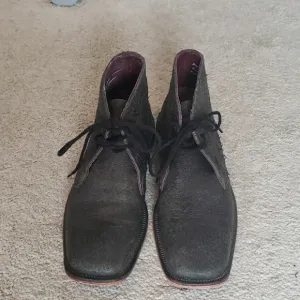 Ben Sherman Men's Black Distressed Leather Signature Chukka Boots US size 7