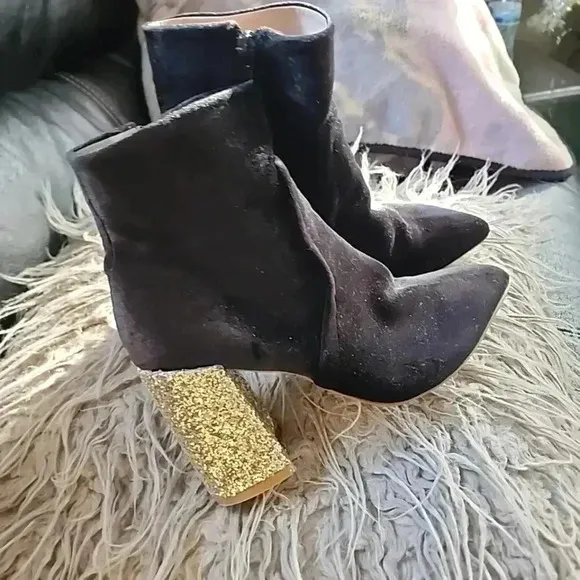 Betsey Johnson Casey Glitter heel boots. Size 6