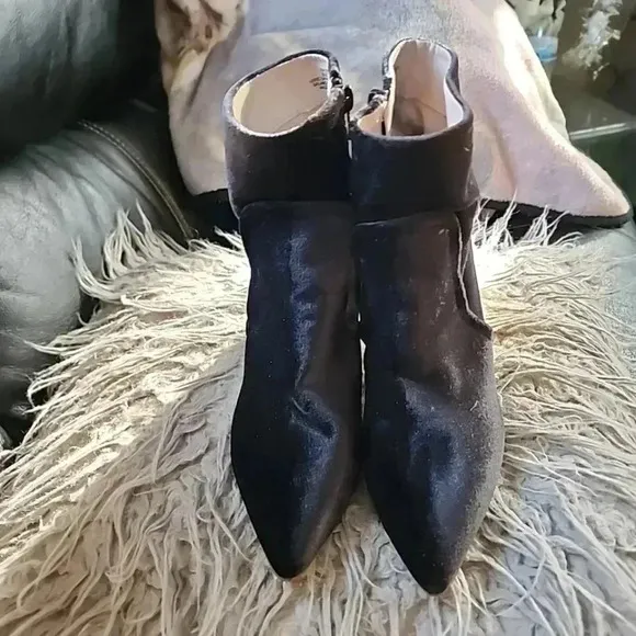 Betsey Johnson Casey Glitter heel boots. Size 6
