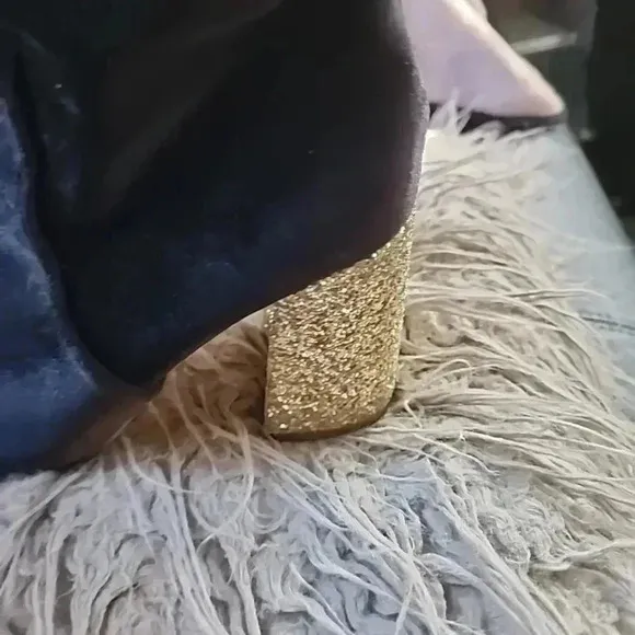 Betsey Johnson Casey Glitter heel boots. Size 6