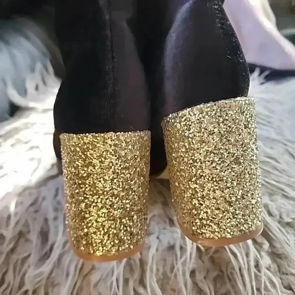 Betsey Johnson Casey Glitter heel boots. Size 6