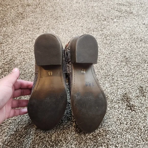 Betsey Johnson Distressed Seal Ankle Boots Size 6.5