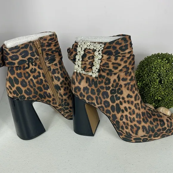 Betsey JohnsonIdris Boots Size 5.5 NIB
