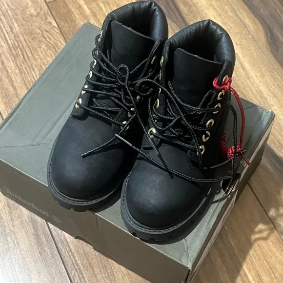 Black Timberland boots / toddler boy size 10/ like new