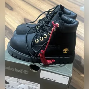 Black Timberland boots / toddler boy size 10/ like new
