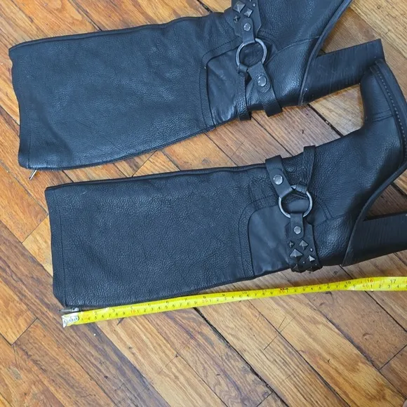 Black Vera Wang leather boots
