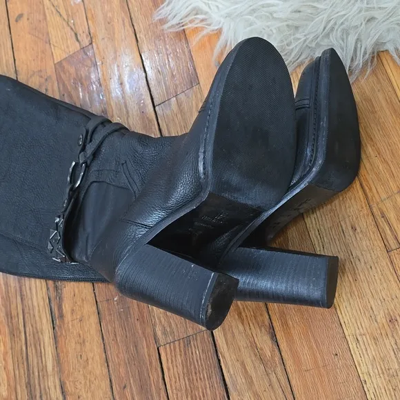 Black Vera Wang leather boots