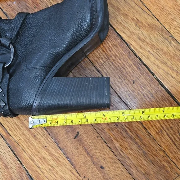 Black Vera Wang leather boots