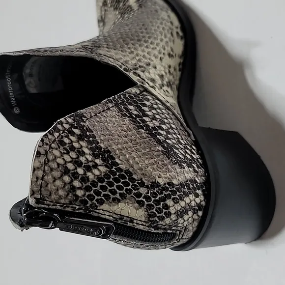 BLONDO FALL POINTY TOE SNAKESKIN WATERPROOF SOUTHWESTERN BOHEMIAN ANKLE BOOTIES