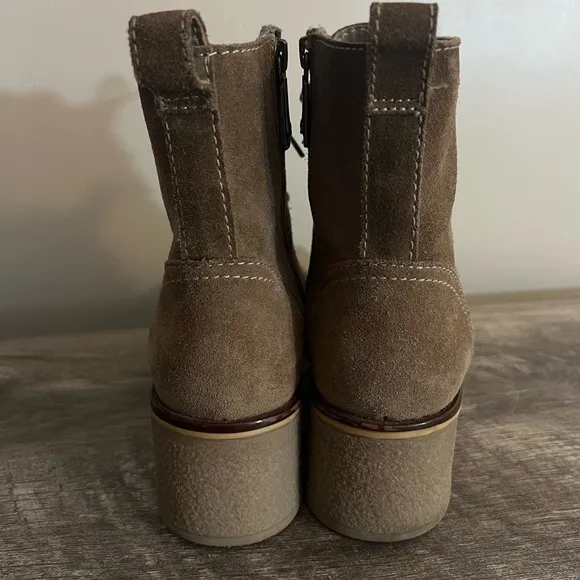 Blondo Light Brown Suede Leather Boots Women’s Size 9.5 Chunky Heel Waterproof