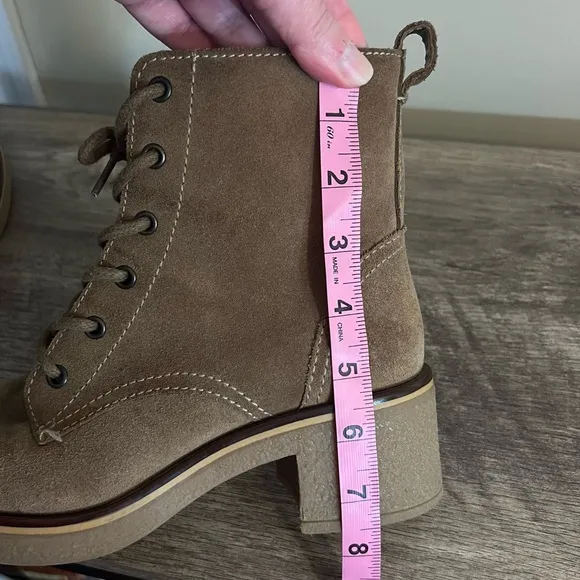 Blondo Light Brown Suede Leather Boots Women’s Size 9.5 Chunky Heel Waterproof