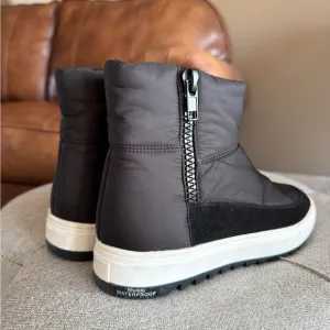 Blondo Samarie Waterproof Quilted Platform Boots - Size 7