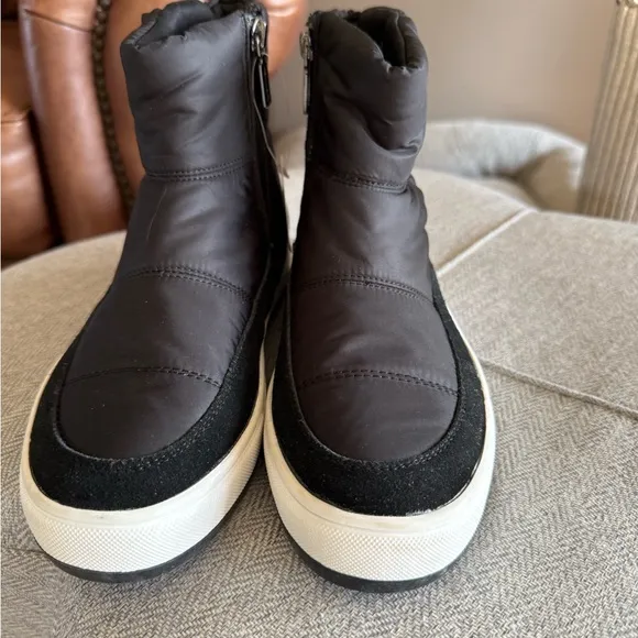 Blondo Samarie Waterproof Quilted Platform Boots - Size 7