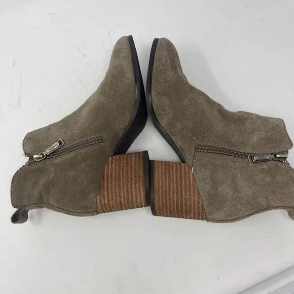 Blondo Women's Block Heeled Waterproof Suede Brow Ankle Boots Size 7.5