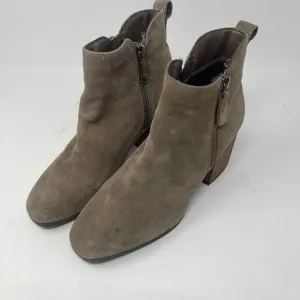 Blondo Women's Block Heeled Waterproof Suede Brow Ankle Boots Size 7.5