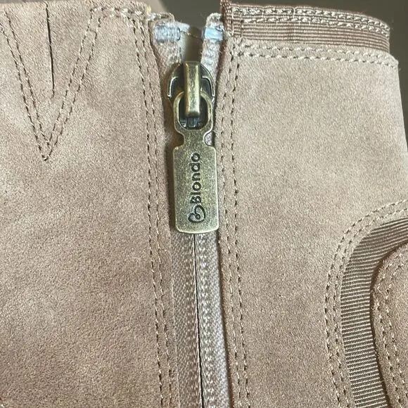 Blondo Raniah Suede Taupe Boots size 9M