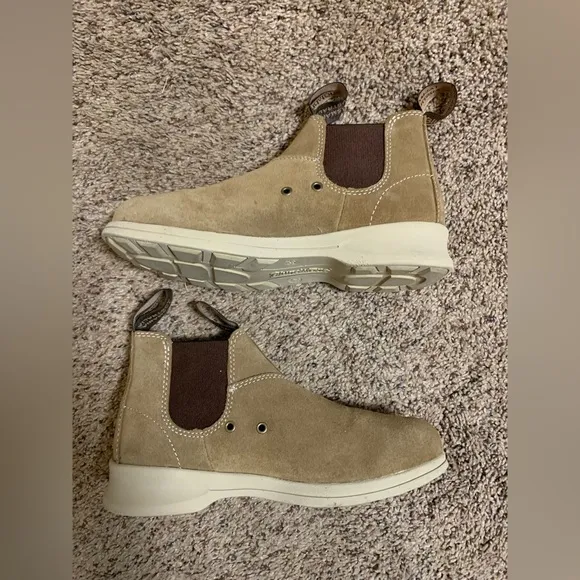 Blundstone tan suede low active Chelsea boots 3.5au 6.5us