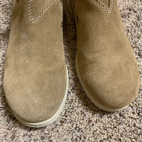 Blundstone tan suede low active Chelsea boots 3.5au 6.5us