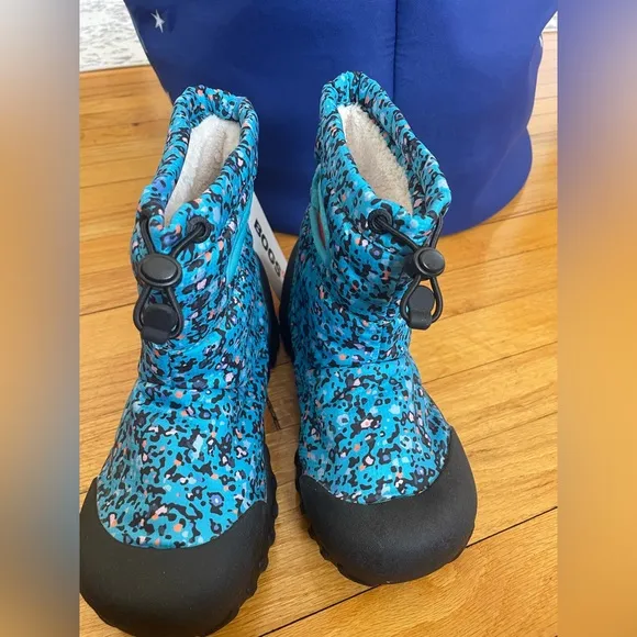 Bogs - B-Moc Snow Adventure Kids 5 Kids NWT