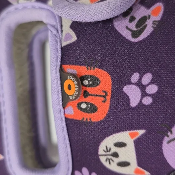 Bogs Boots Kitty Purple Size 10 Adjustable, Waterproof, Warm and Cute