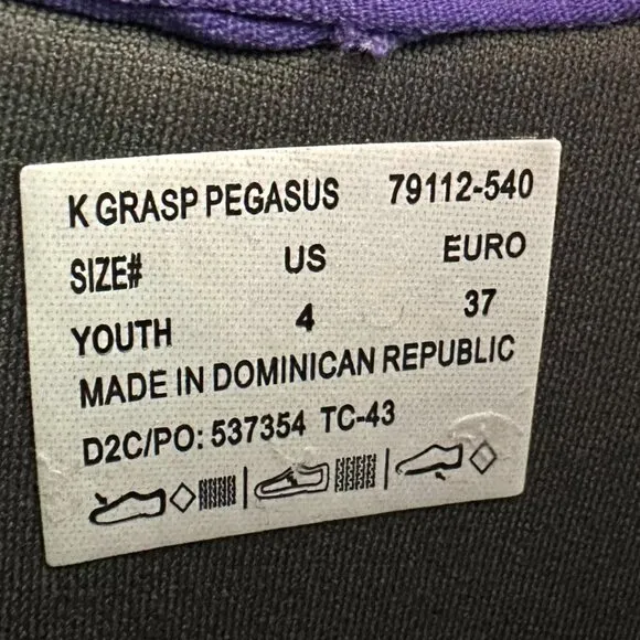 BOGS Grasp Pegasus Youth Size 4 Classic Waterproof Snow Boot Purple Unicorn NEW