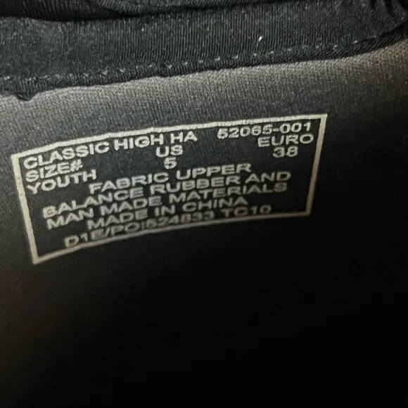 BOGS High HA Insulated Black Waterproof Boots Youth Size 5 Black