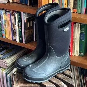 BOGS High HA Insulated Black Waterproof Boots Youth Size 5 Black