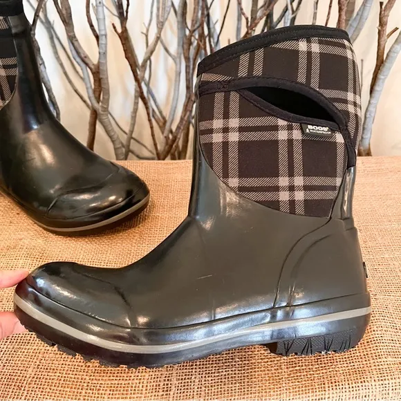 BOGS Plimsoll Plaid Mid Calf Insulated Waterproof Boots Size 10 Women’s
