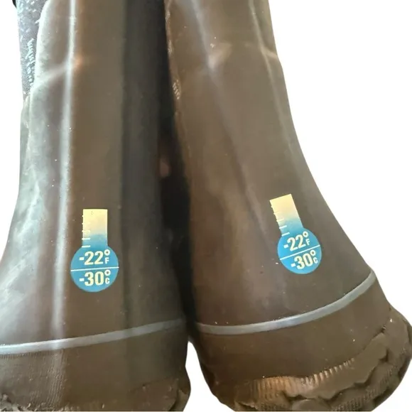 BOGS Youth Waterproof Winter Boots – Size 4 (EU 37) – K Grasp Sparks Style
