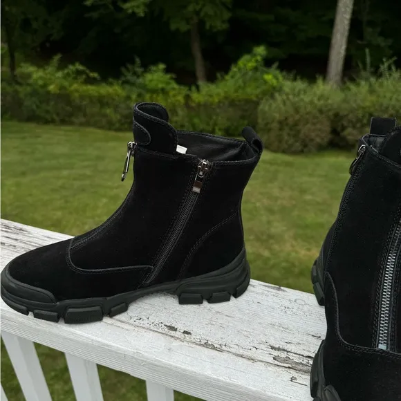 BONAVI - Zip front Suede‎ Ankle Boots.