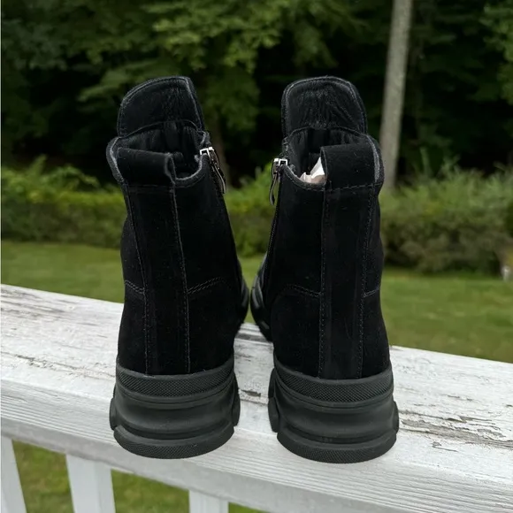 BONAVI - Zip front Suede‎ Ankle Boots.