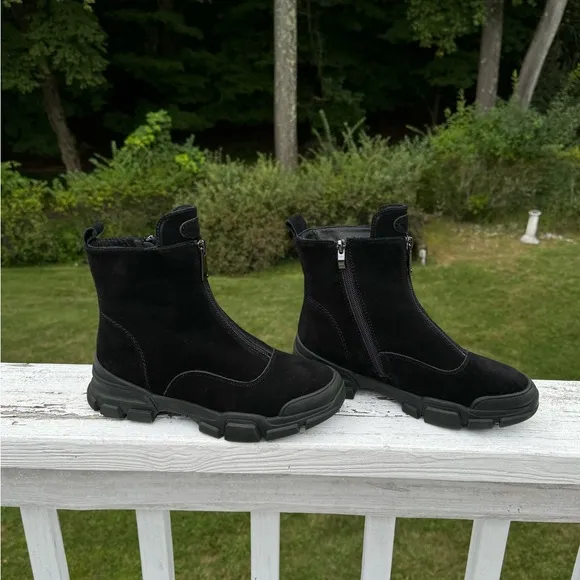 BONAVI - Zip front Suede‎ Ankle Boots.