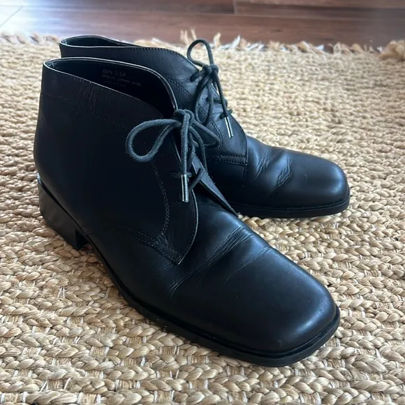 Bootalinos 90s Women’s 8.5 Katy Lace Up Black Leather Chukka Boots Academia