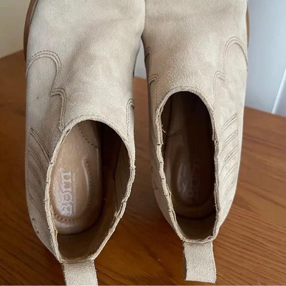 Born Wasatch Suede Ankle Boots Natural Sand Size 8