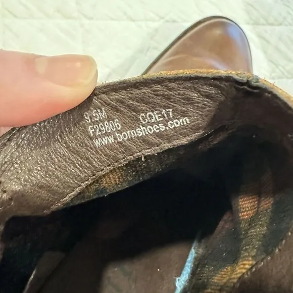 Born Women's Brown‎ Leather Ankle Boots Size 9.5M Comfy Back Zip Box Heel Patent