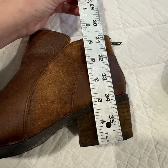 Born Women's Brown‎ Leather Ankle Boots Size 9.5M Comfy Back Zip Box Heel Patent